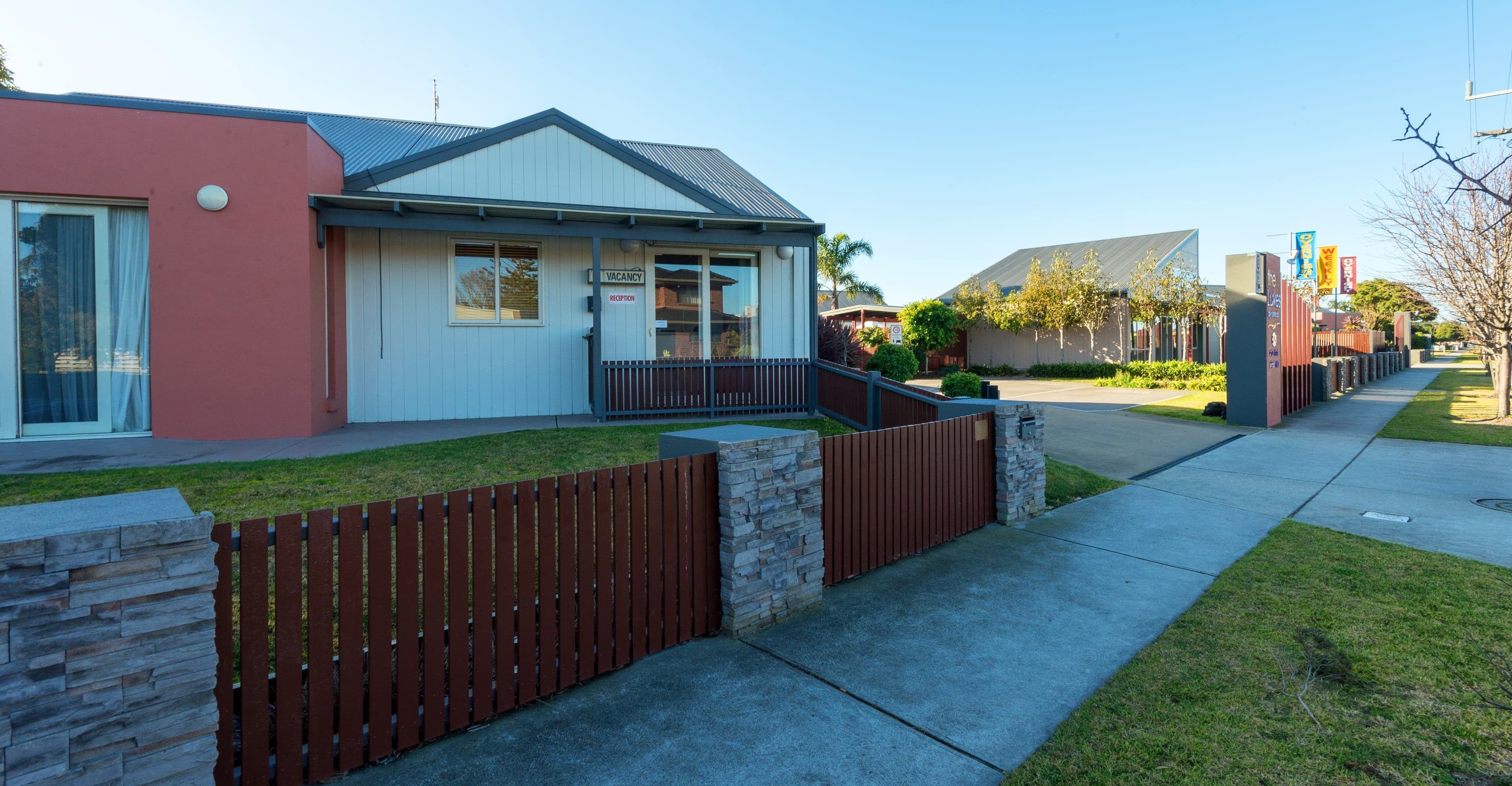 Guest Reviews The Lakes Apartments